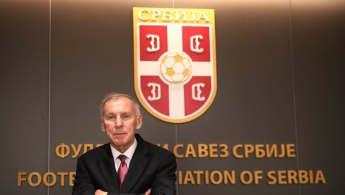 ДА СЕ ДЕЦА ОВДЕ ЛЕПО РАЗВИЈАЈУ И ДА ГОСТУЈУ ЗВЕЗДА И ПАРТИЗАН Драган Џајић отворио стадион Лагатор у Лозници ДА СЕ ДЕЦА ОВДЕ ЛЕПО РАЗВИЈАЈУ И ДА ГОСТУЈУ ЗВЕЗДА И ПАРТИЗАН Драган Џајић отворио стадион Лагатор у Лозници