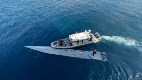 ВЕЛИКА ЗАПЛЕНА ДРОГЕ НА МОРУ: Колумбијска морнарица пресрела подморницу са 800 килограма кокаина ВЕЛИКА ЗАПЛЕНА ДРОГЕ НА МОРУ: Колумбијска морнарица пресрела подморницу са 800 килограма кокаина