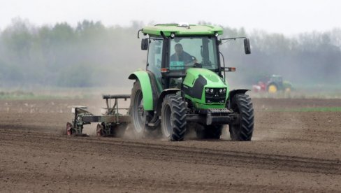 ZATVARANJE BRAZDE: Poljoprivrednici, evo zašto je ovo važno i kada je pravo vreme