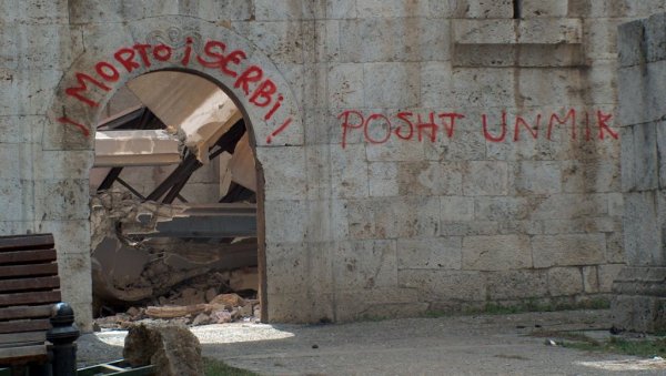 СЕЛАКОВИЋ: Од 1999. на КиМ уништено 156 цркава и манастира и 255 српских гробаља