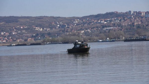 ОТИШАО СА СЕСТРОМ И ДРУГАРИМА НА БАРЕ И УТОПИО СЕ: Полиција испитује како је дошло до трагедије код Дољевца