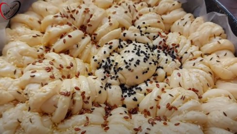 RECEPT ZA NAJMEKŠU POSNU POGAČU: Kako da je pripremite - korak po korak (FOTO/VIDEO)