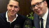 DANILU JE TO POSAO, A MENI LJUBAV Predsednik Vučić sa sinom slobodno vreme u Veroni iskoristio za degustaciju vina (FOTO)