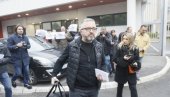 UVIĐAJ POSLE NAPADA BLOKADERA: Dragan J. Vučićević sve vreme sa policijom