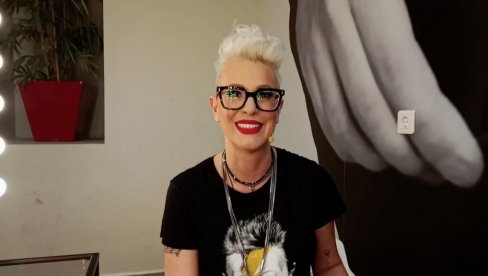 TIJANA DAPČEVIĆ OTKRILA KAKO BERE PARE: Imamo drvo ispred zgrade, dole 20, gore 50 evra, na vrhu ljubičaste TIJANA DAPČEVIĆ OTKRILA KAKO BERE PARE: Imamo drvo ispred zgrade, dole 20, gore 50 evra, na vrhu ljubičaste