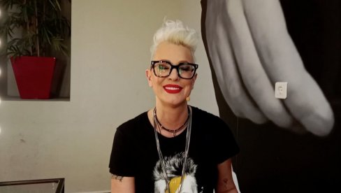 TIJANA DAPČEVIĆ O RODITELJIMA: Moja sreća je što sam imala dva pedagoga u kući TIJANA DAPČEVIĆ O RODITELJIMA: Moja sreća je što sam imala dva pedagoga u kući