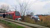 SMRSKAN AUTO VOZ JE GURAO POLA KILOMETRA: Detalji jezive saobraćajne nesreće kod Valjeva, žena poginula na mestu (FOTO)