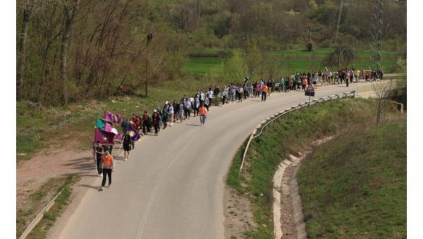 АКЦИЈА НИШКИХ ИЗВИЂАЧА: Шетњом обележавају светски Дан планете Земље