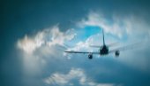 KULJA DIM  U AVIONU IZ ATINE: Letelica prevozila 150 putnika, izdato hitno naređenje (FOTO)