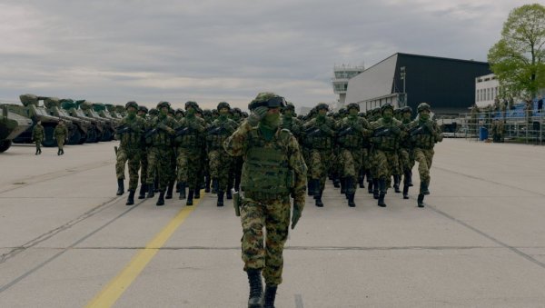 ПОНОС СРБИЈЕ Вучић: Дођите сутра у Батајницу на велики приказ Војске Србије