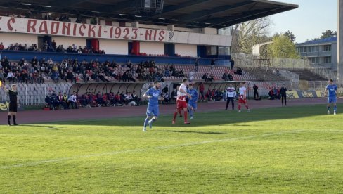 RUŽAN ROĐENDANSKI POKLON: Evo šta se desilo na stadionu FK Radnički Niš (VIDEO)