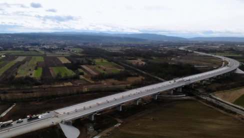 OTVARA SE JOŠ 10 KILOMETARA MORAVSKOG KORIDORA, OD BEOGRADA DO KRUŠEVCA ZA 90 MINUTA: Ministar Vesić najavio sjajne vesti OTVARA SE JOŠ 10 KILOMETARA MORAVSKOG KORIDORA, OD BEOGRADA DO KRUŠEVCA ZA 90 MINUTA: Ministar Vesić najavio sjajne vesti