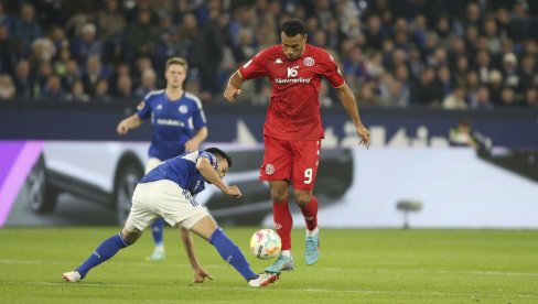 ДЕРБИ БЕЗ ГОЛОВА? Поражени може да изгуби место које води у Бундеслигу