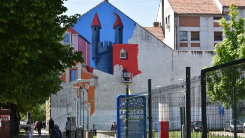 MURAL UMESTO POSTERA KRALJA ALEKSANDRA: Slike velikih formata krasiće fasade četiri zgrade u Kikindi