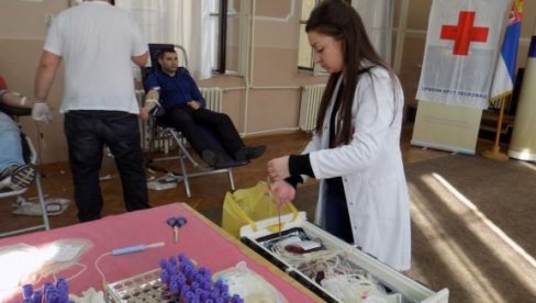 ДОБРОВОЉНО ДАВАЊЕ КРВИ: Акција лесковачког Црвеног крста