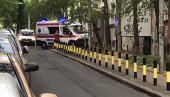 ТЕШКО УБИСТВО У ЦЕНТРУ БЕОГРАДА: Неколико патрола полиције на месту злочина