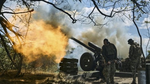 РАТ У УКРАЈИНИ: Т-80 уништио Бредли са 9,5км; ВСУ држи мостобране на Дњепру; Битка за Времјевску избочину: ВСУ напредовао (МАПА/ФОТО/ВИДЕО) РАТ У УКРАЈИНИ: Т-80 уништио Бредли са 9,5км; ВСУ држи мостобране на Дњепру; Битка за Времјевску избочину: ВСУ напредовао (МАПА/ФОТО/ВИДЕО)
