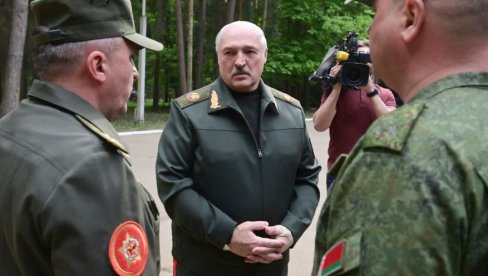 NEĆE BITI RATA U BELORUSIJI: Lukašenko upozorava - Ovaj svet je toliko krhak da svaka neopreznost može dovesti do najtežih posledica NEĆE BITI RATA U BELORUSIJI: Lukašenko upozorava - Ovaj svet je toliko krhak da svaka neopreznost može dovesti do najtežih posledica