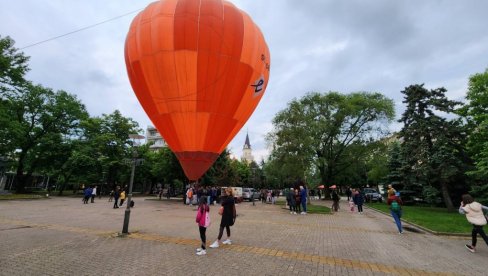 FESTIVAL BALONA U KIKINDI: Od četvrtka do nedelje letovi za razgledanje grada FESTIVAL BALONA U KIKINDI: Od četvrtka do nedelje letovi za razgledanje grada
