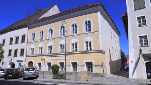 POLICIJA U HITLEROVOJ KUĆI: Otkriveno šta će biti sa domom nacističkog vođe POLICIJA U HITLEROVOJ KUĆI: Otkriveno šta će biti sa domom nacističkog vođe