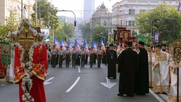 ВОЈСКА ПРАТИ МОШТИ ВЛАДИКЕ НИКОЛАЈА: Кивот епископа данас ће бити испраћен из Ваљева за престоницу