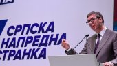 ZAŠTO ONI MISLE DA SMO MANJE VREDNIJI OD NJIH? Vučić: Obukli plavo-žuto odelo i sole pamet samo da bi u svoje džepove stavili pare