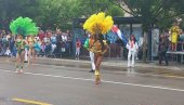 BANJALUČKI KARNEVAL ODUŠEVIO GRAĐANE:  Plesačice, muzika i šarenilo na sve strane (FOTO/VIDEO)