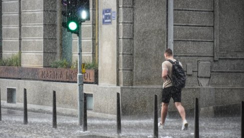 STIŽU NAM KRATKOTRAJNI PLJUSAKOVI PRAĆENI GRMLJAVINOM: Ove delove Srbije očekuje raslađenje u narednih par sati