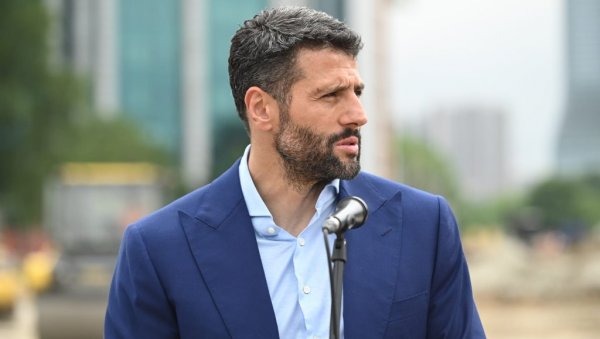 ОДЛАЖЕ СЕ МАНИФЕСТАЦИЈА БЕОГРАДСКИ ДАНИ ПОРОДИЦЕ Градоначелник Шапић померио термин због лоших временских услова ОДЛАЖЕ СЕ МАНИФЕСТАЦИЈА БЕОГРАДСКИ ДАНИ ПОРОДИЦЕ Градоначелник Шапић померио термин због лоших временских услова