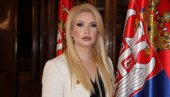 УХАПШЕНА НАПАДАЧИЦА НА САНДРУ БОЖИЋ: Доведена у полицију