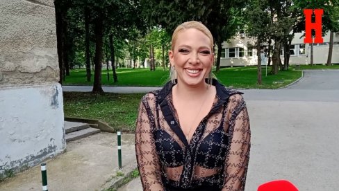 PLAČE OD SMEHA: Milicu Todorović konj vuče do radnje PLAČE OD SMEHA: Milicu Todorović konj vuče do radnje