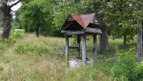 OKLIZNUO SE, ILI HTEO DA SE UBIJE? Novi detalji nesreće u Ušću kod Obrenovca, čovek upao u bunar i udavio se