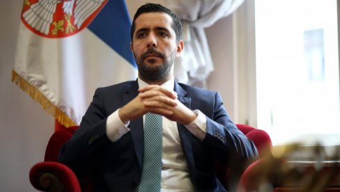 UHAPŠEN JE U 8 UJUTRU, A SASLUŠAN TEK U PONOĆ: Oglasio se advokat Tomislava Momirovića