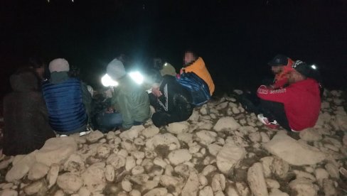 ВЕЛИКА АКЦИЈА ПОЛИЦИЈЕ: Хрватска за једну ноћ спречила чак 600 миграната да илегално уђу у земљу ВЕЛИКА АКЦИЈА ПОЛИЦИЈЕ: Хрватска за једну ноћ спречила чак 600 миграната да илегално уђу у земљу