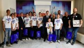 ПРИЈЕМ ЗА ЗЛАТНЕ ДЕЧАКЕ: Градоначелник Краљева угостио младе одбојкаше Рибнице ПРИЈЕМ ЗА ЗЛАТНЕ ДЕЧАКЕ: Градоначелник Краљева угостио младе одбојкаше Рибнице