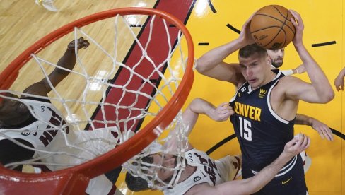 NIKOLA JOKIĆ JE KAO NILSKI KONJ: Legenda NBA lige u prenosu uživo žestoko vređala Srbina NIKOLA JOKIĆ JE KAO NILSKI KONJ: Legenda NBA lige u prenosu uživo žestoko vređala Srbina