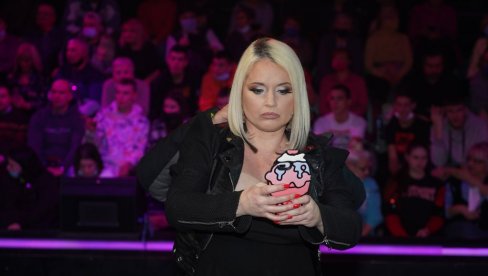 MAJA NIKOLIĆ BEZ DLAKE NA JEZIKU O EVROVIZIJI I KOLEGAMA: Neka ode neko ko zna da peva, svako bira način da dođe do cilja MAJA NIKOLIĆ BEZ DLAKE NA JEZIKU O EVROVIZIJI I KOLEGAMA: Neka ode neko ko zna da peva, svako bira način da dođe do cilja