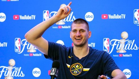 JOKIĆ BAŠ ZNA DA UŽIVA: Denver nagetsi se pohvalili slikama svog najboljeg košarkaša sa raftinga (FOTO)