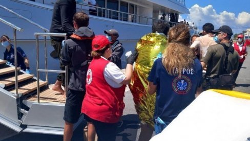 POGINULO NAJMANJE 79 MIGRANATA: Proglašena trodnevna žalost u Grčkoj POGINULO NAJMANJE 79 MIGRANATA: Proglašena trodnevna žalost u Grčkoj