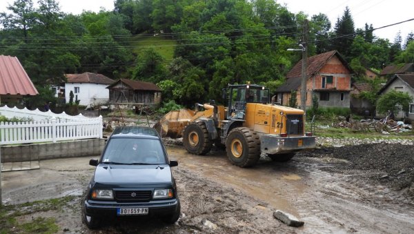 ЕВАКУИСАНО 125 ОСОБА: Списак места где је проглашена ванредна ситуација због поплава у Србији