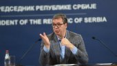 VUČIĆ SE OBRAĆA U ROKU OD 24 SATA Petković: U toku su intenzivni razgovori predsednika sa vojnim vrhom