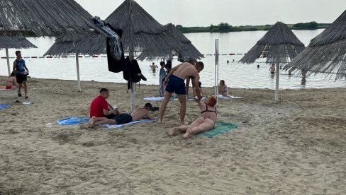 BANATSKA KOPAKABANA RAŠIRILA KRILA: Zvanično otvoreno kupalište Peskara (FOTO) BANATSKA KOPAKABANA RAŠIRILA KRILA: Zvanično otvoreno kupalište Peskara (FOTO)