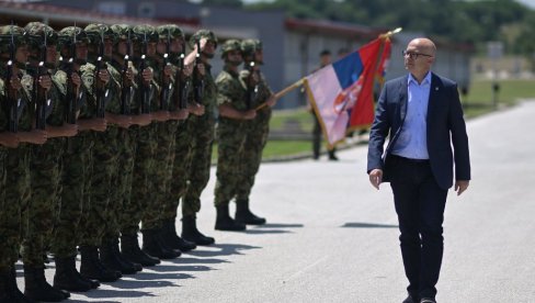 PREMIJER NAJAVIO: Obavezno služenje vojnog roka trebalo bi da počne u septembru 2025. godine