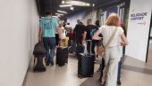 ZATVOREN AERODROM U BEOGRADU: Preventivno aktivirane boce za gašenje požara na letu za Krakov