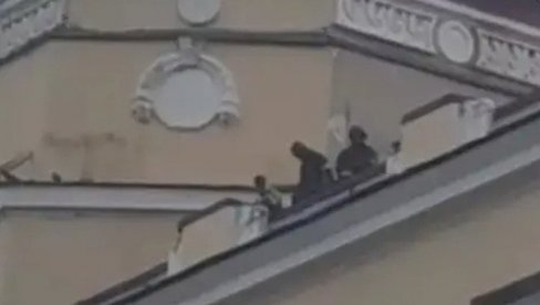 СНИМАК ВАГНЕРОВАЦА: Погледајте шта раде Пригожинови војници у Ростову на Дону (ВИДЕО) СНИМАК ВАГНЕРОВАЦА: Погледајте шта раде Пригожинови војници у Ростову на Дону (ВИДЕО)