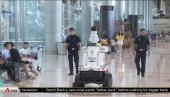 ЧУДО ТЕХНОЛОГИЈЕ У СИНГАПУРУ: Роботи полицајци у акцији на аеродрому (ВИДЕО) ЧУДО ТЕХНОЛОГИЈЕ У СИНГАПУРУ: Роботи полицајци у акцији на аеродрому (ВИДЕО)