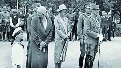 СВЕ ЈЕ СКУПО, САМО КРАЉЕВА ГЛАВА ЈЕФТИНА: Италијанска обавештајна служба и убиство југословенског суверена СВЕ ЈЕ СКУПО, САМО КРАЉЕВА ГЛАВА ЈЕФТИНА: Италијанска обавештајна служба и убиство југословенског суверена