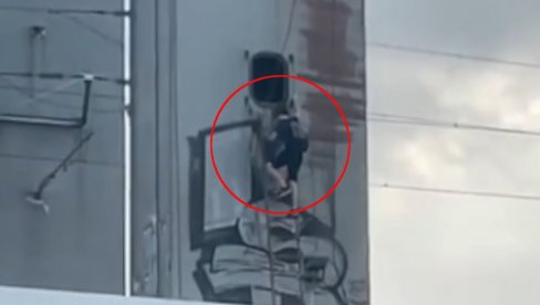 СЦЕНА КОЈА УЗНЕМИРИЛА БЕОГРАЂАНЕ: Деца се попела на конструкцију Новог железничког моста (ВИДЕО) СЦЕНА КОЈА УЗНЕМИРИЛА БЕОГРАЂАНЕ: Деца се попела на конструкцију Новог железничког моста (ВИДЕО)