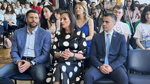ВИШЕ ОД 100 УЧЕСНИКА: У Математичкој гимназији почео куп из математике, физике, информатике ВИШЕ ОД 100 УЧЕСНИКА: У Математичкој гимназији почео куп из математике, физике, информатике