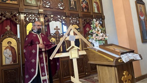 КРСТ ИЗ ДОЊЕ ГРАДИНЕ НОСЕ У НОРВЕШКУ: Обележје за 33 српске деце страдале у логорима у Скандинавији КРСТ ИЗ ДОЊЕ ГРАДИНЕ НОСЕ У НОРВЕШКУ: Обележје за 33 српске деце страдале у логорима у Скандинавији